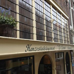 Hotel Hanzestadslogement De Leeuw in het centrum, Snoepwinkel, Hanzemuseum, Koffieschenkerij met Binnenplaats, Kamers met keukentje en Ontbijtservice